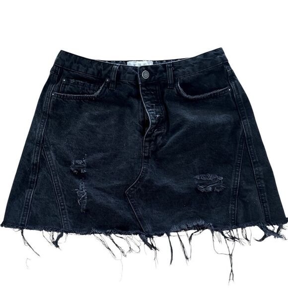 WE THE FREE BLACK DENIM DISTRESSED MINI SKIRT EUC - Picture 1 of 4
